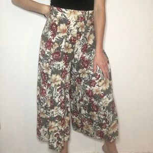 🥀VTG 80s Outback Red boho floral hi rise culottes
